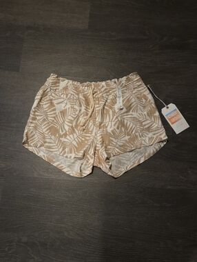 NWT Cali 1850 White And Tan Palm Pront Short Size M